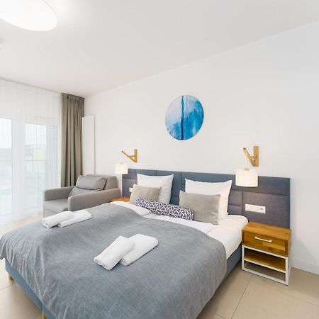 Aquamarina Prima Deluxe Studios With Sea View By Noclegi Renters Мендзыздрое Экстерьер фото