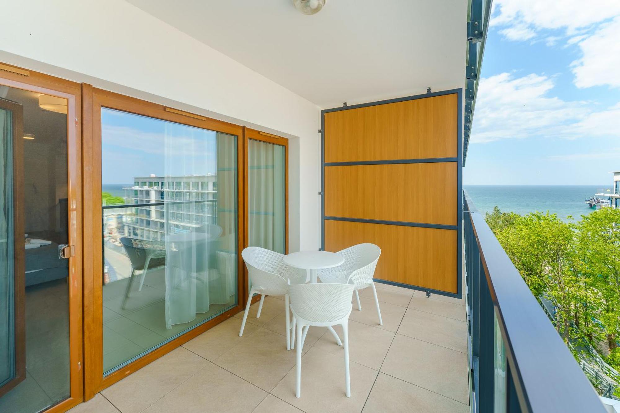 Aquamarina Prima Deluxe Studios With Sea View By Noclegi Renters Мендзыздрое Экстерьер фото