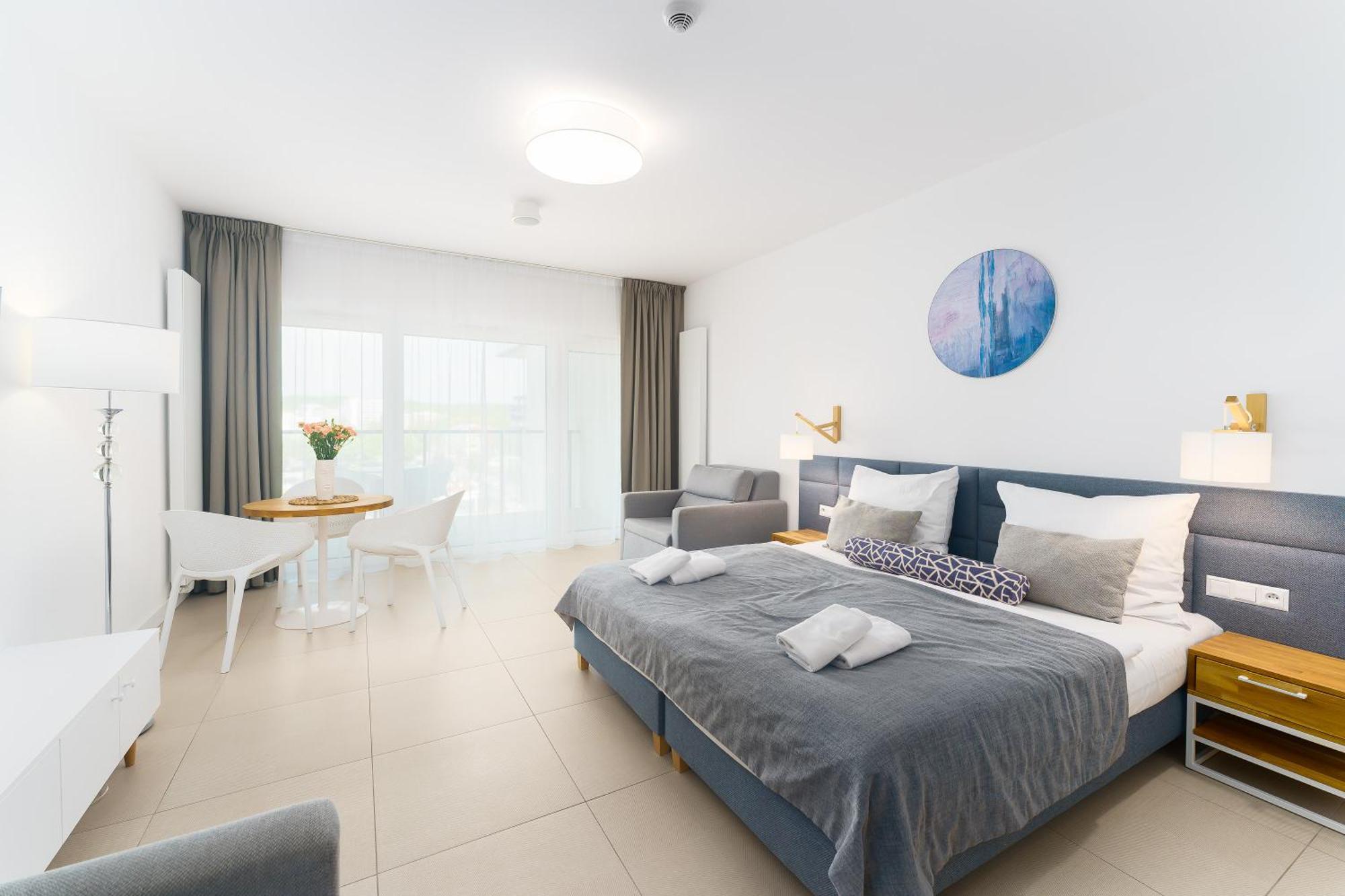 Aquamarina Prima Deluxe Studios With Sea View By Noclegi Renters Мендзыздрое Экстерьер фото