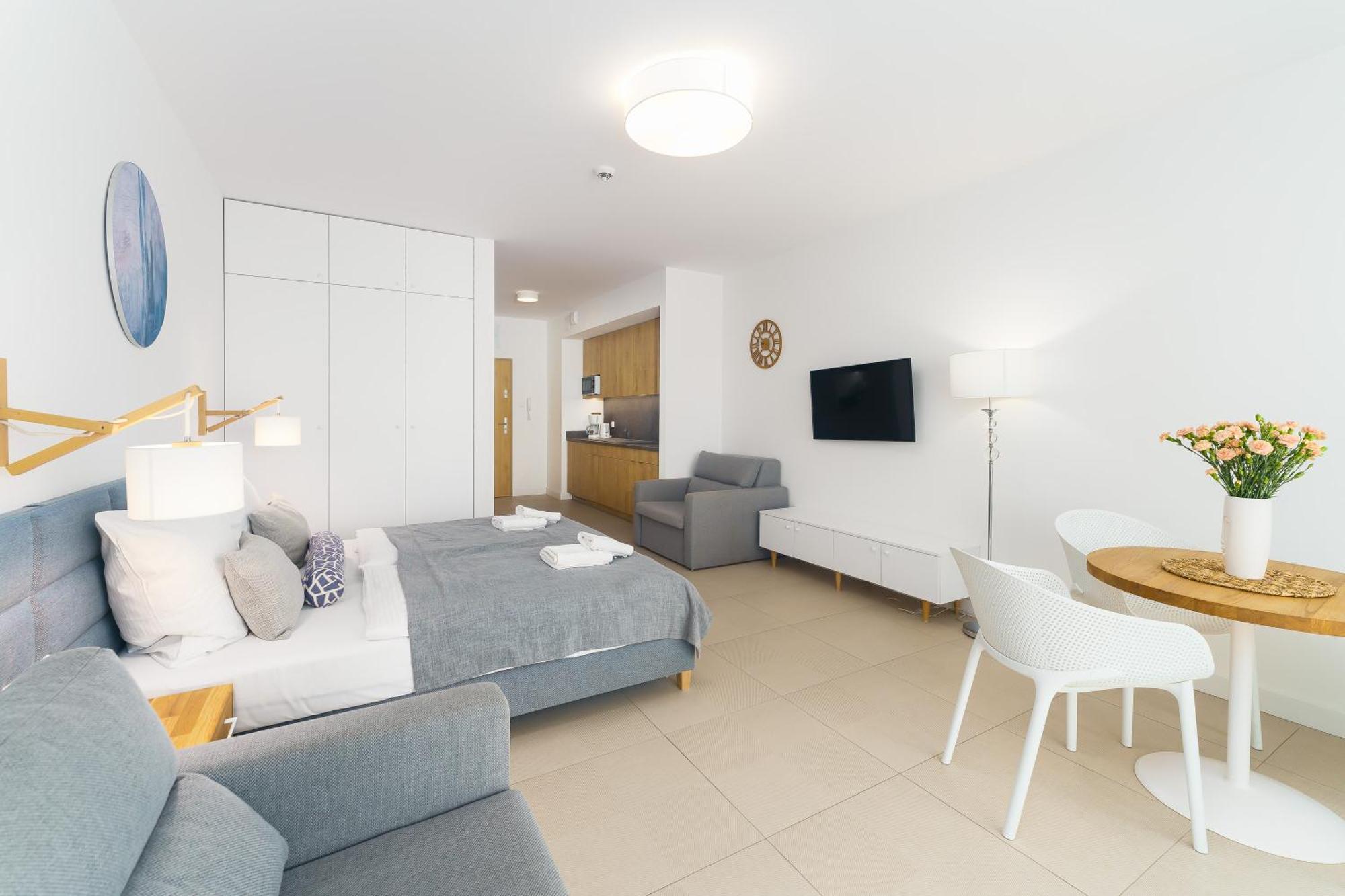 Aquamarina Prima Deluxe Studios With Sea View By Noclegi Renters Мендзыздрое Экстерьер фото