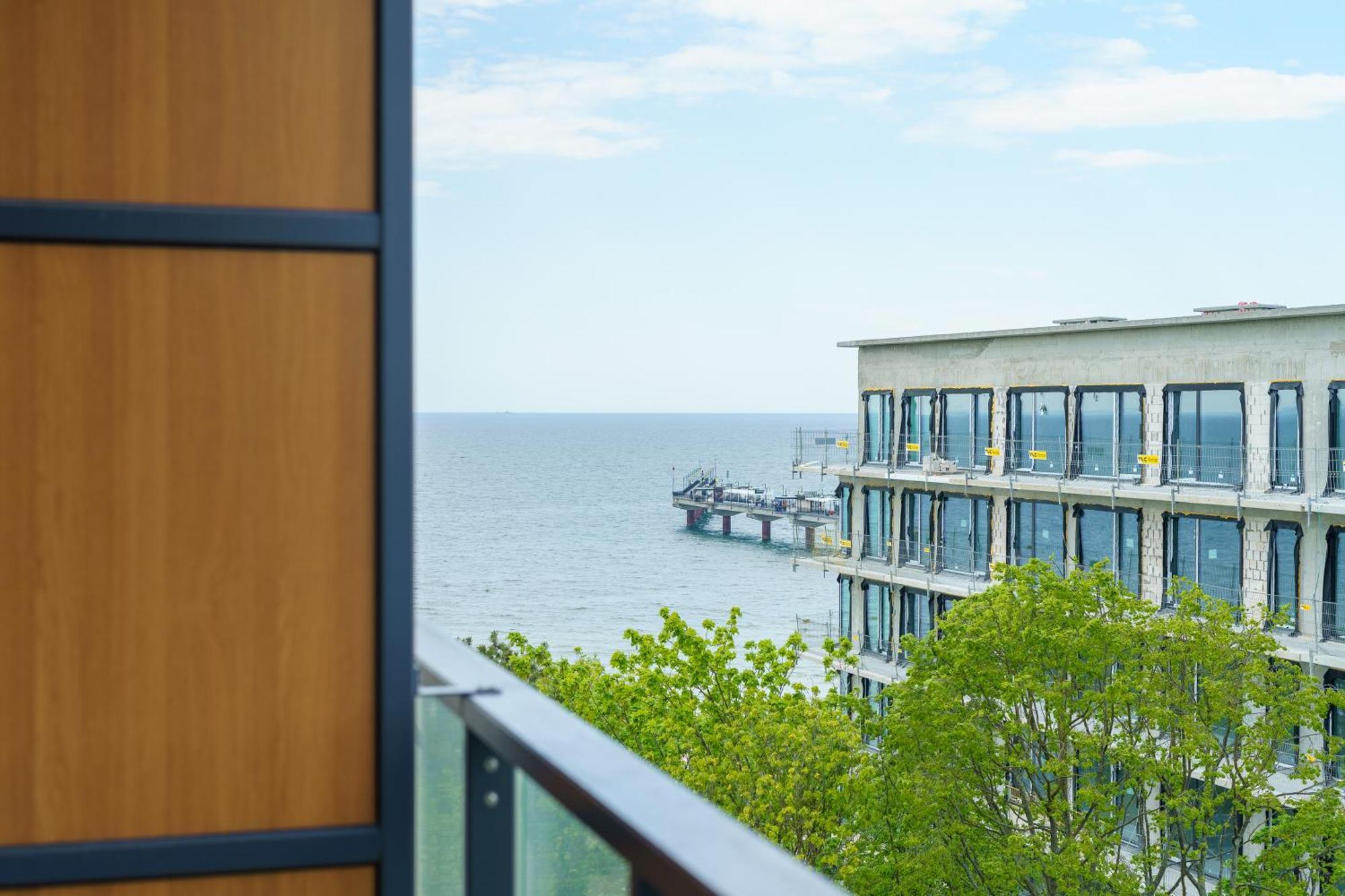 Aquamarina Prima Deluxe Studios With Sea View By Noclegi Renters Мендзыздрое Экстерьер фото
